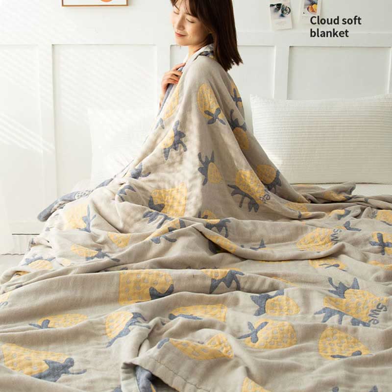 Strawberry Quilt | 100% Organic Cotton | Reversible, Full/Queen Size