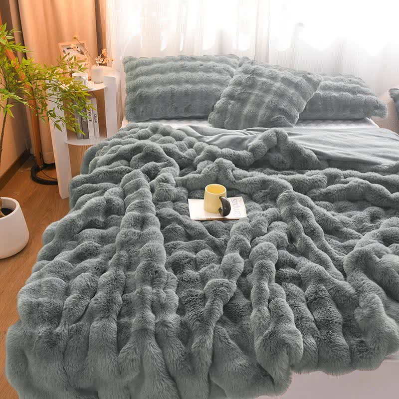 Velvet Throw Blanket | Thick & Soft | Full/Queen Size