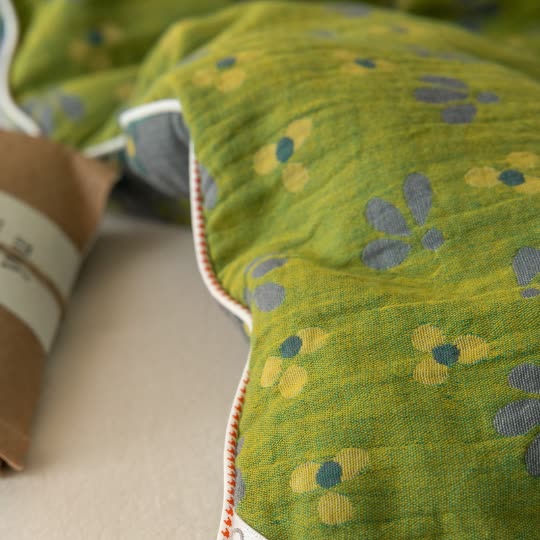 Floral Quilt | Premium Cotton & Soybean Fiber | Full/Queen Size