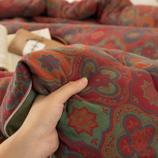 Vintage Jacquard Cotton Quilt | Soft Cotton Gauze | Full/Queen Size