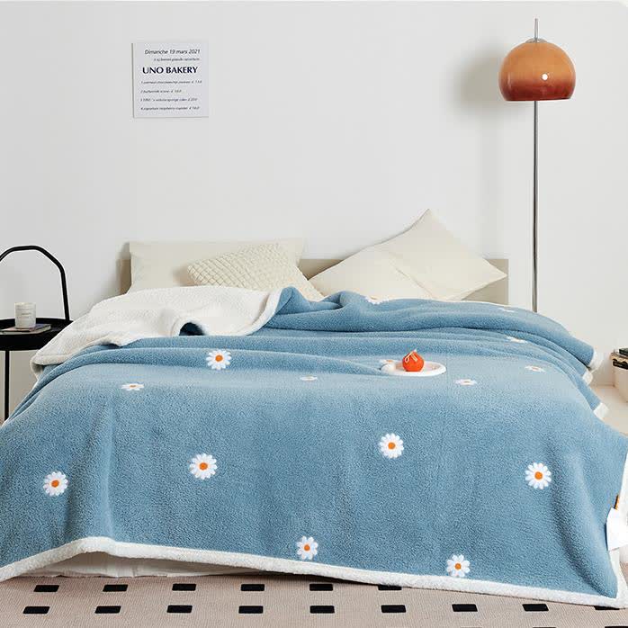 Fleece Blanket | High-Quality Polyester | Floral Daisy Design