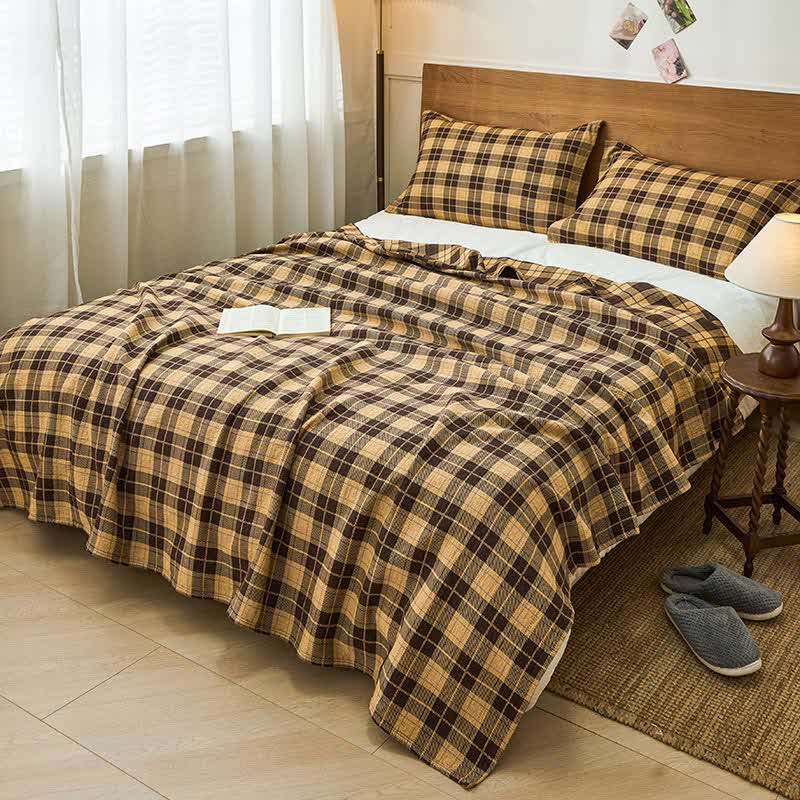 Vintage Plaid Quilt Set | Cotton | Includes Quilt & 2 Pillow Shams