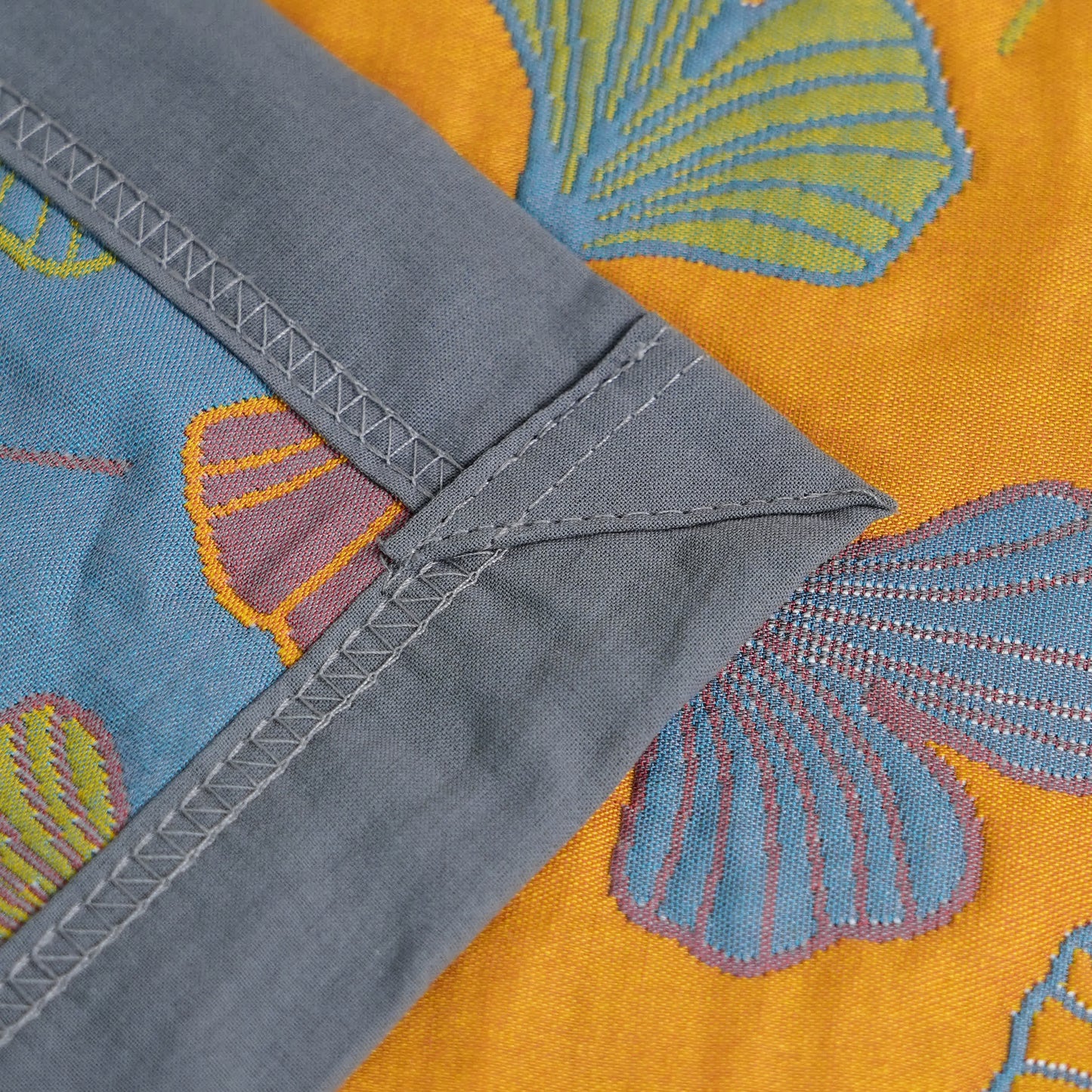 Ginkgo Leaf Quilt | 100% Combed Cotton | Reversible | Full/Queen/King Sizes