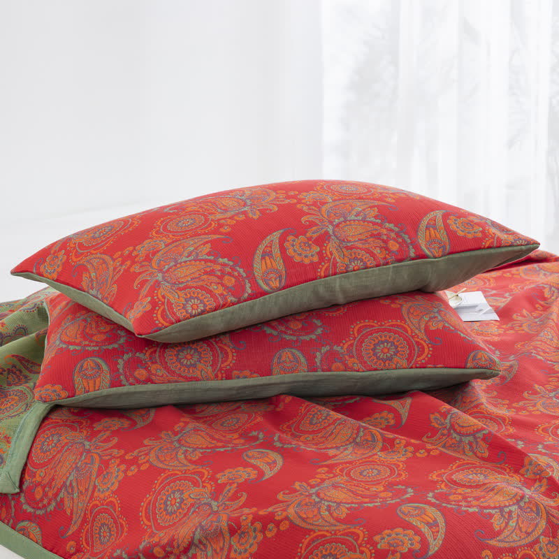 Retro Jacquard Quilt | 100% Organic Cotton | Reversible with Pillowcases