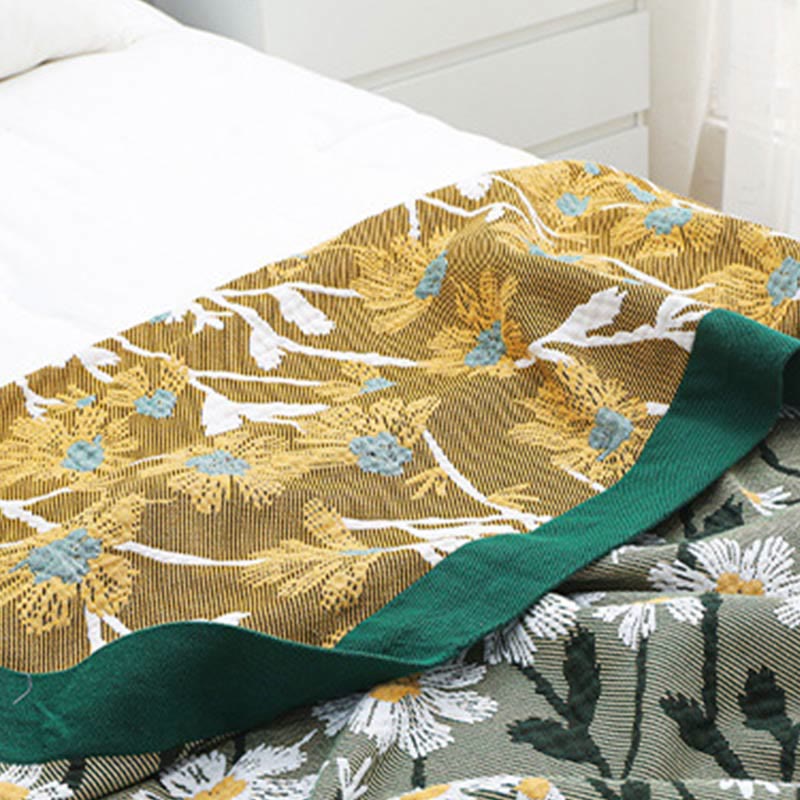 Daisy Print Reversible Quilt | 100% Organic Cotton | Full/Queen/King Sizes