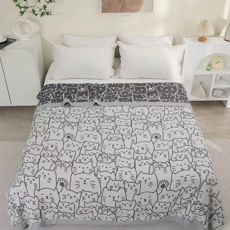 Cat Cotton Gauze Quilt | Hypoallergenic & Eco-Friendly | Full/Queen Size