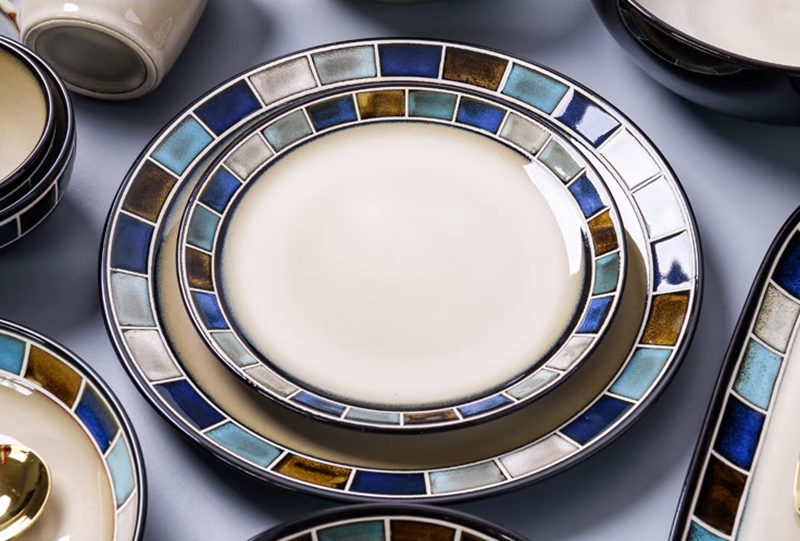 Hyra Dinnerware Set | Stoneware | 4, 6, or 8 Person Sets