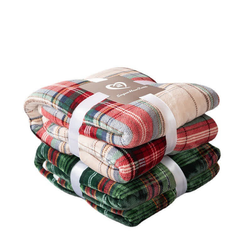 Christmas Plaid Throw Blanket | Soft Polyester | Multiple Sizes