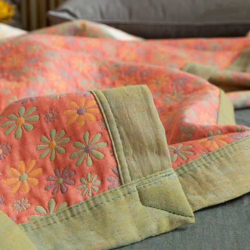 Colorful Daisy Print Quilt | 100% Organic Cotton | Full/Queen/King Sizes