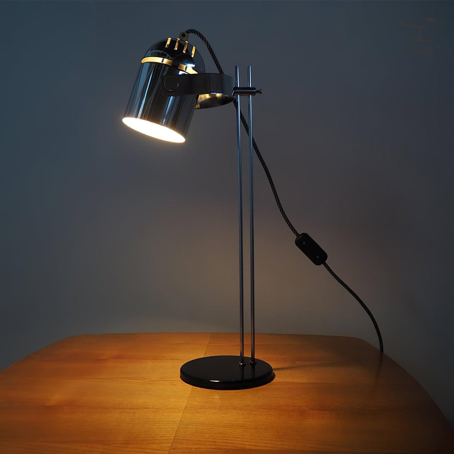 Adjusta Liftable Desk Lamp | Iron Construction | Chrome, Orange, Green