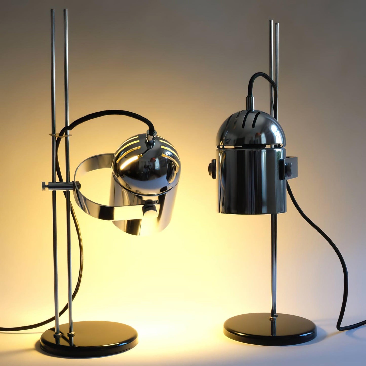 Adjusta Liftable Desk Lamp | Iron Construction | Chrome, Orange, Green