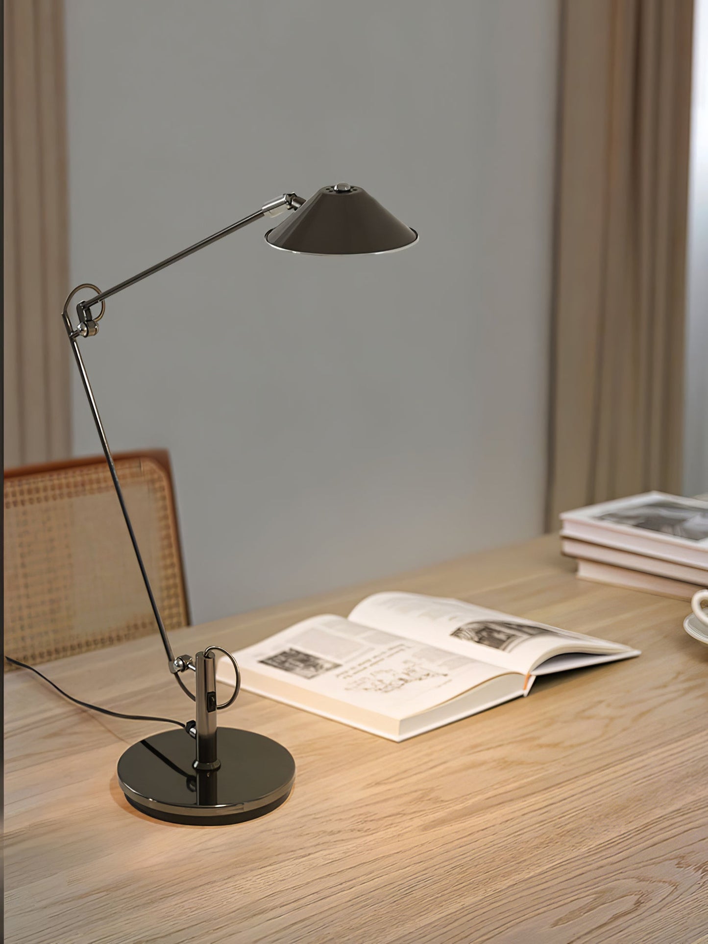 Adjustable Office Task Lamp | Metal | Black