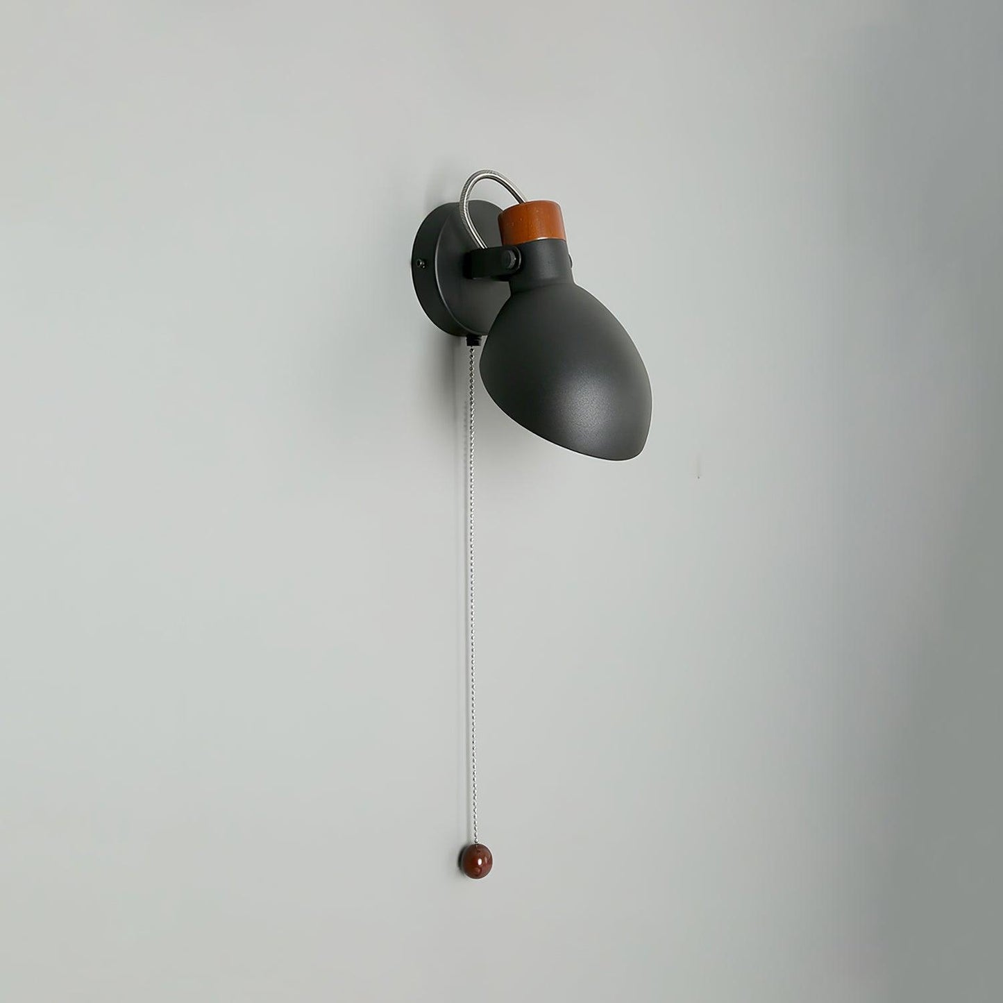 Aisilan Wall Lamp | Metal | Black or White