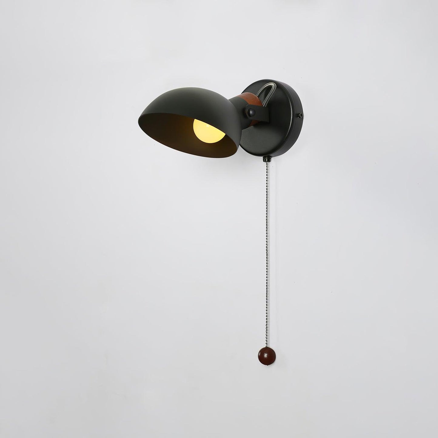 Aisilan Wall Lamp | Metal | Black or White