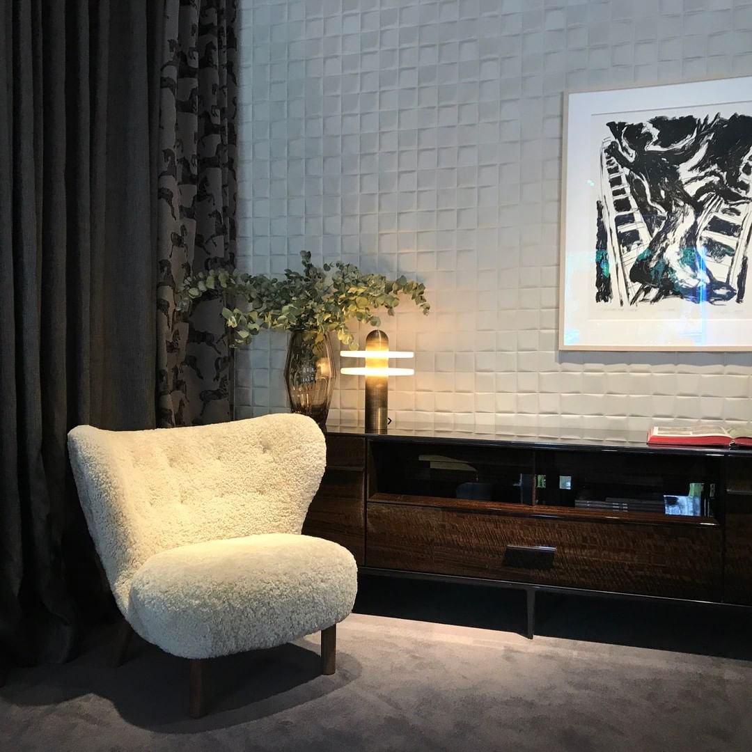 Alabaster Comet Table Lamp | Metal & Alabaster | White, Gold or Black Finish