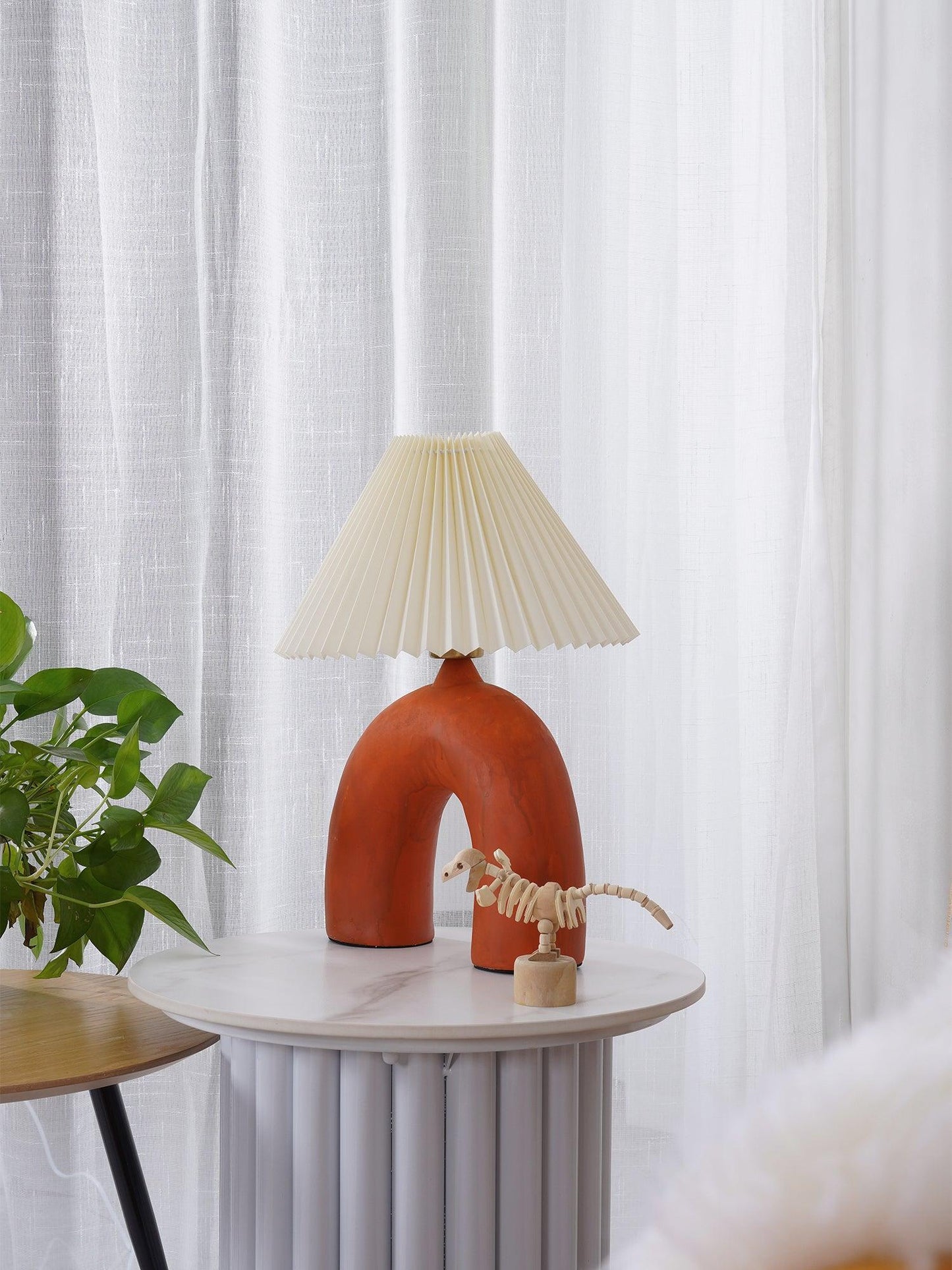 Arched Table Lamp | Ceramic | Skin, Beige