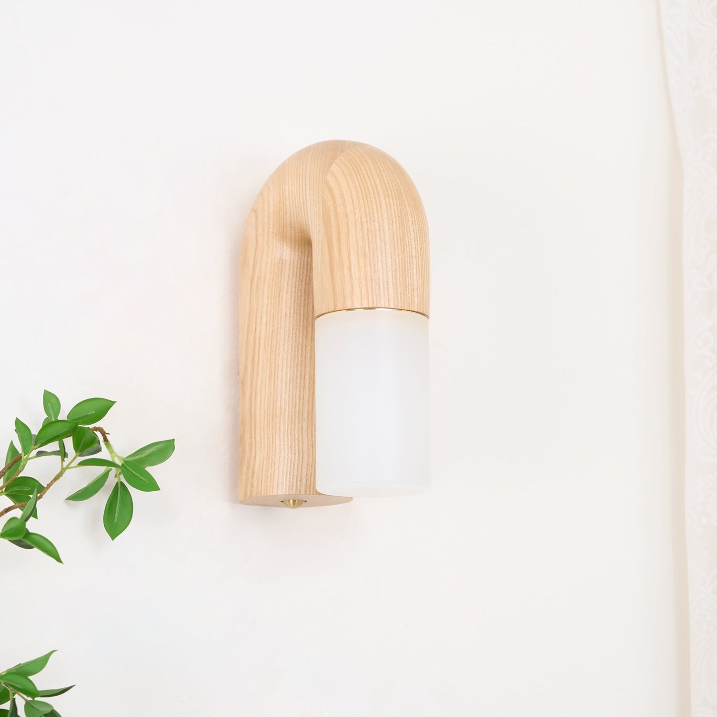 Arcus Wood Wall Lamp | Wood/Metal/Acrylic | Various Finishes