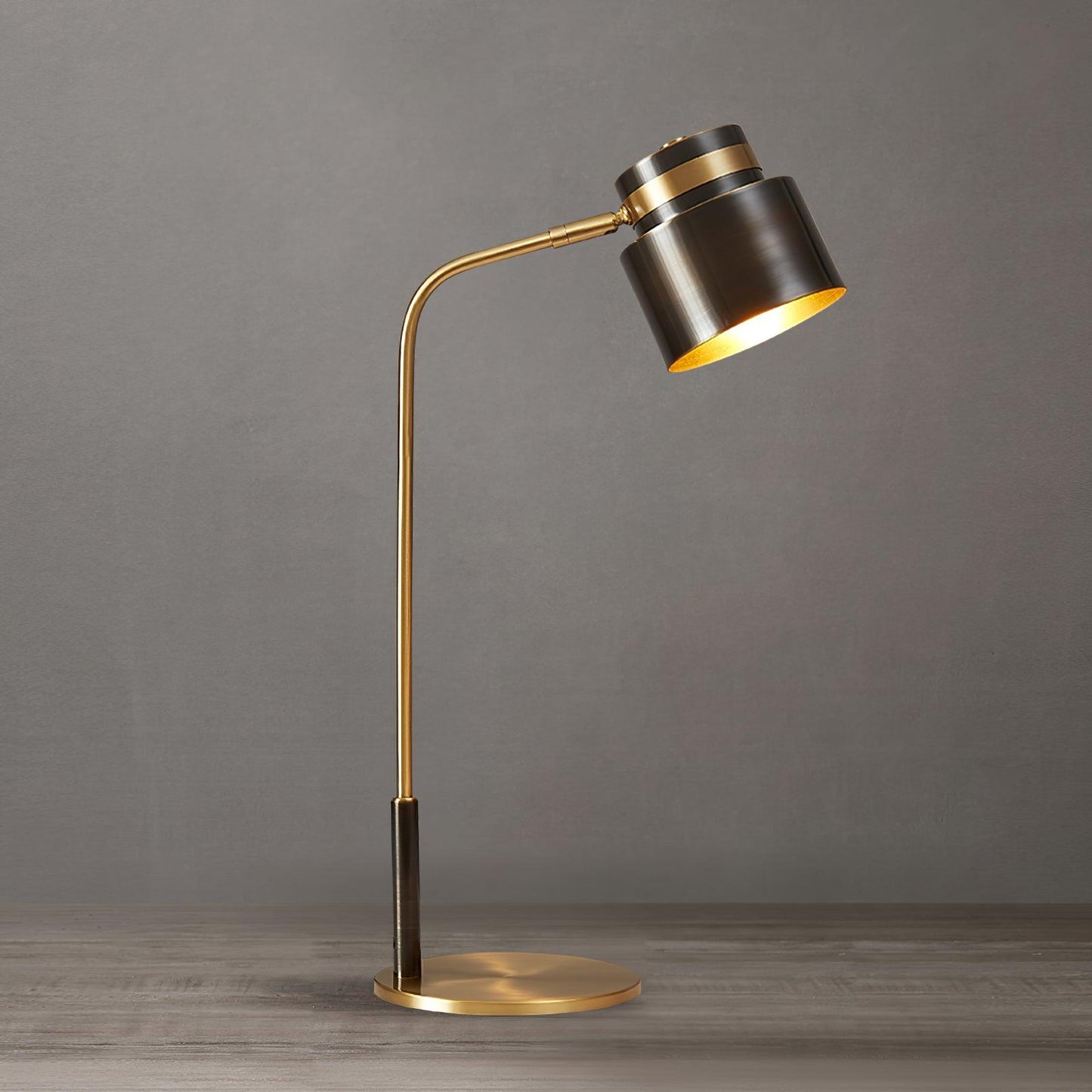 Ari Table Lamp | Brass & Black Metal | LED/Edison Bulb