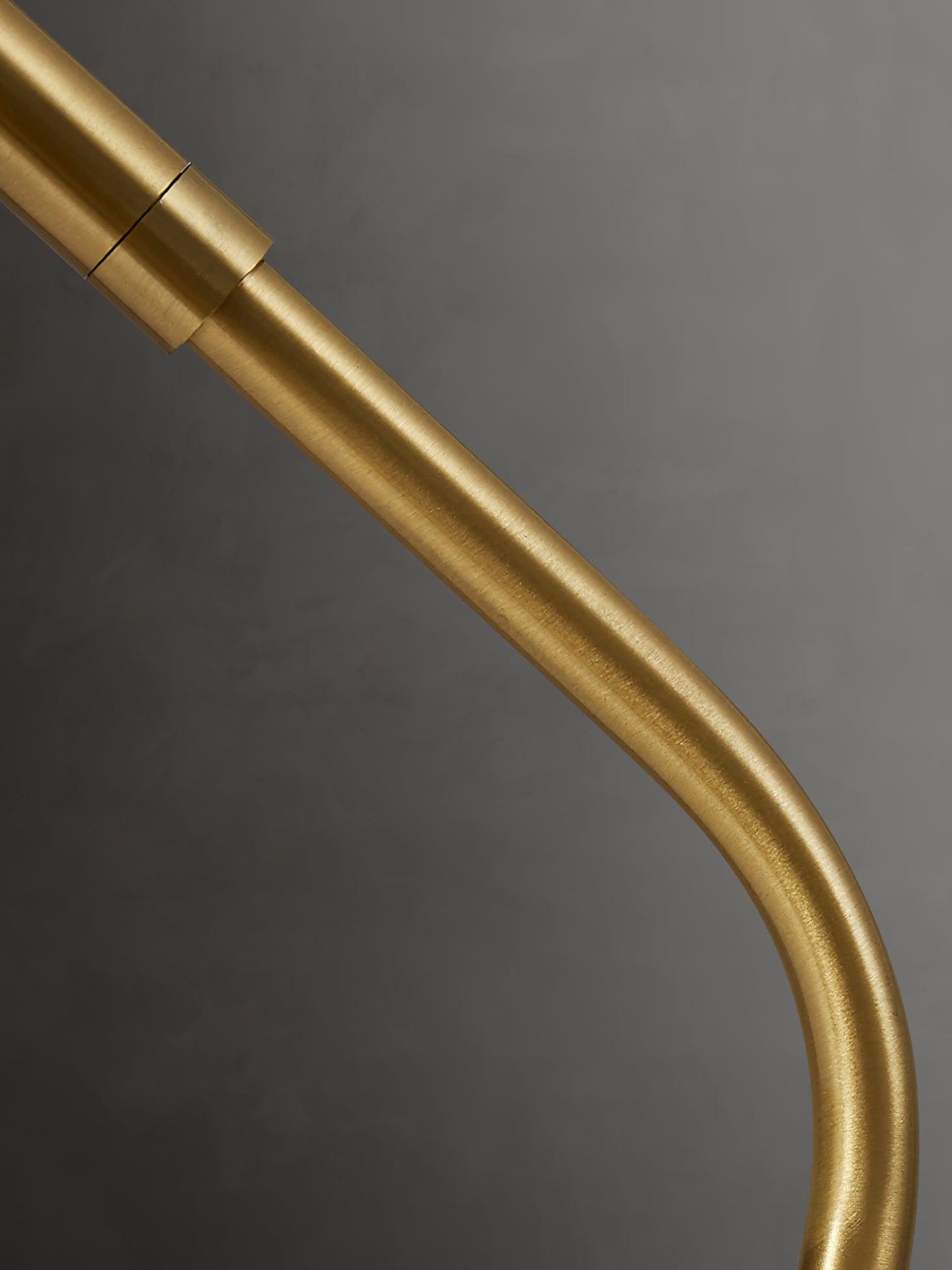 Ari Table Lamp | Brass & Black Metal | LED/Edison Bulb