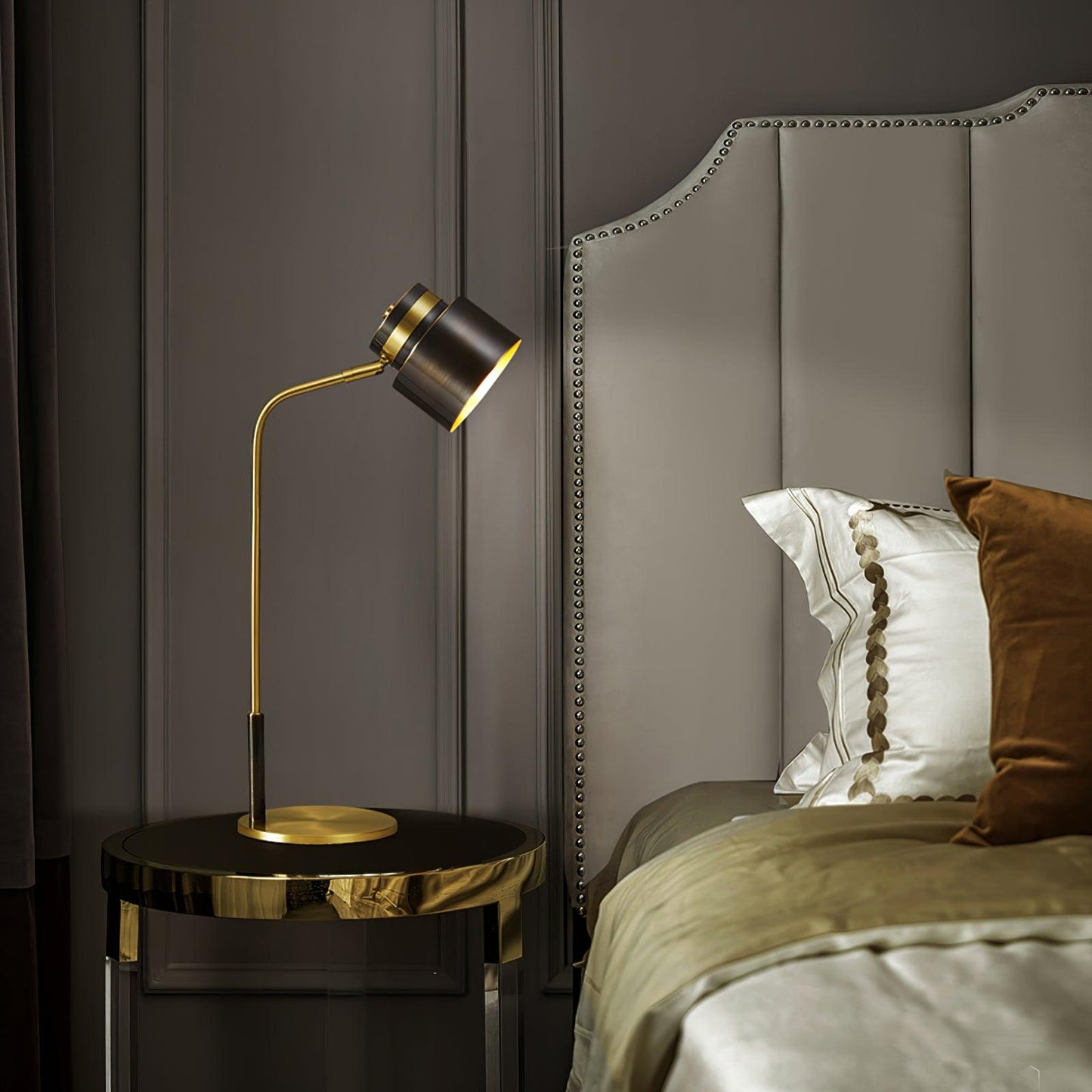 Ari Table Lamp | Brass & Black Metal | LED/Edison Bulb
