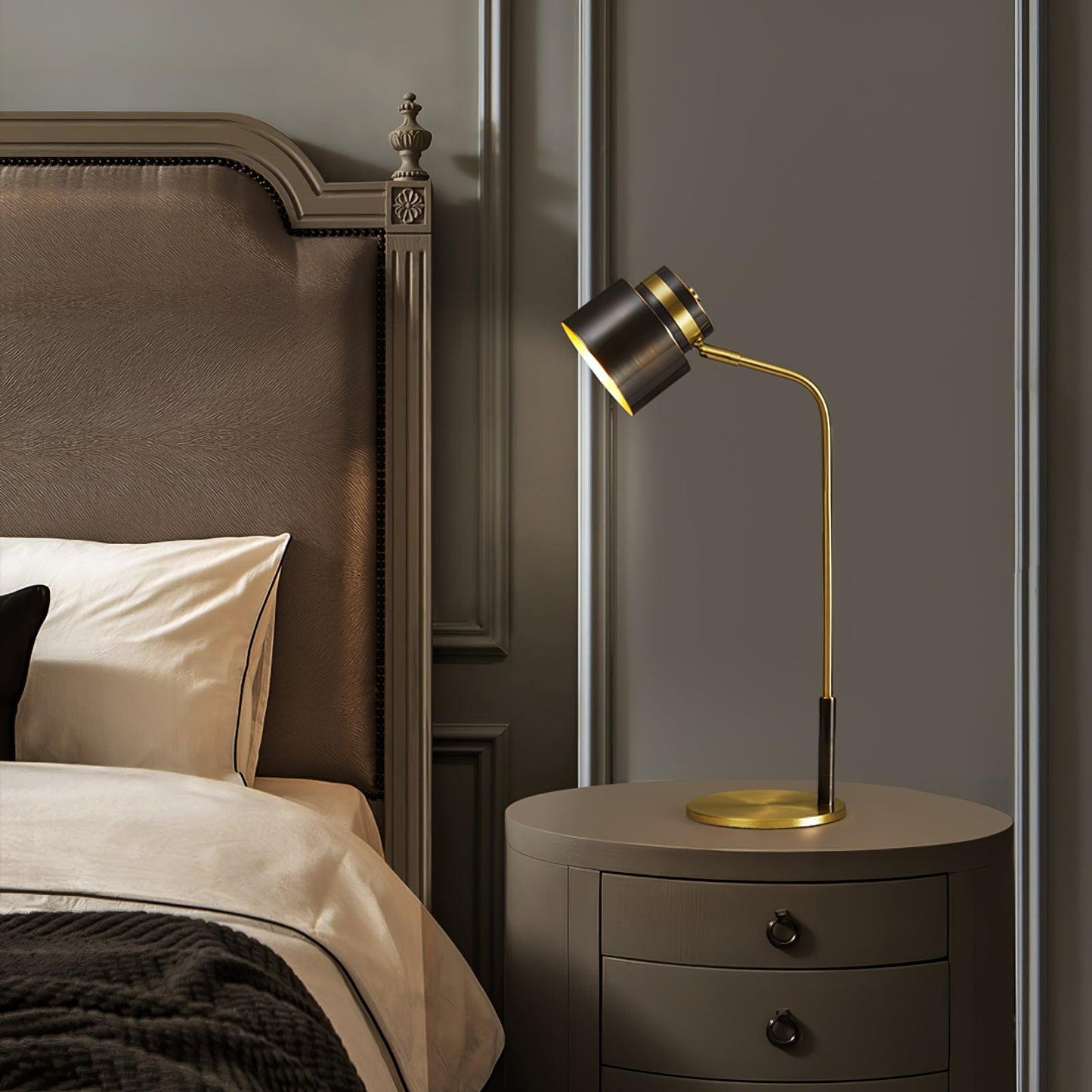 Ari Table Lamp | Brass & Black Metal | LED/Edison Bulb