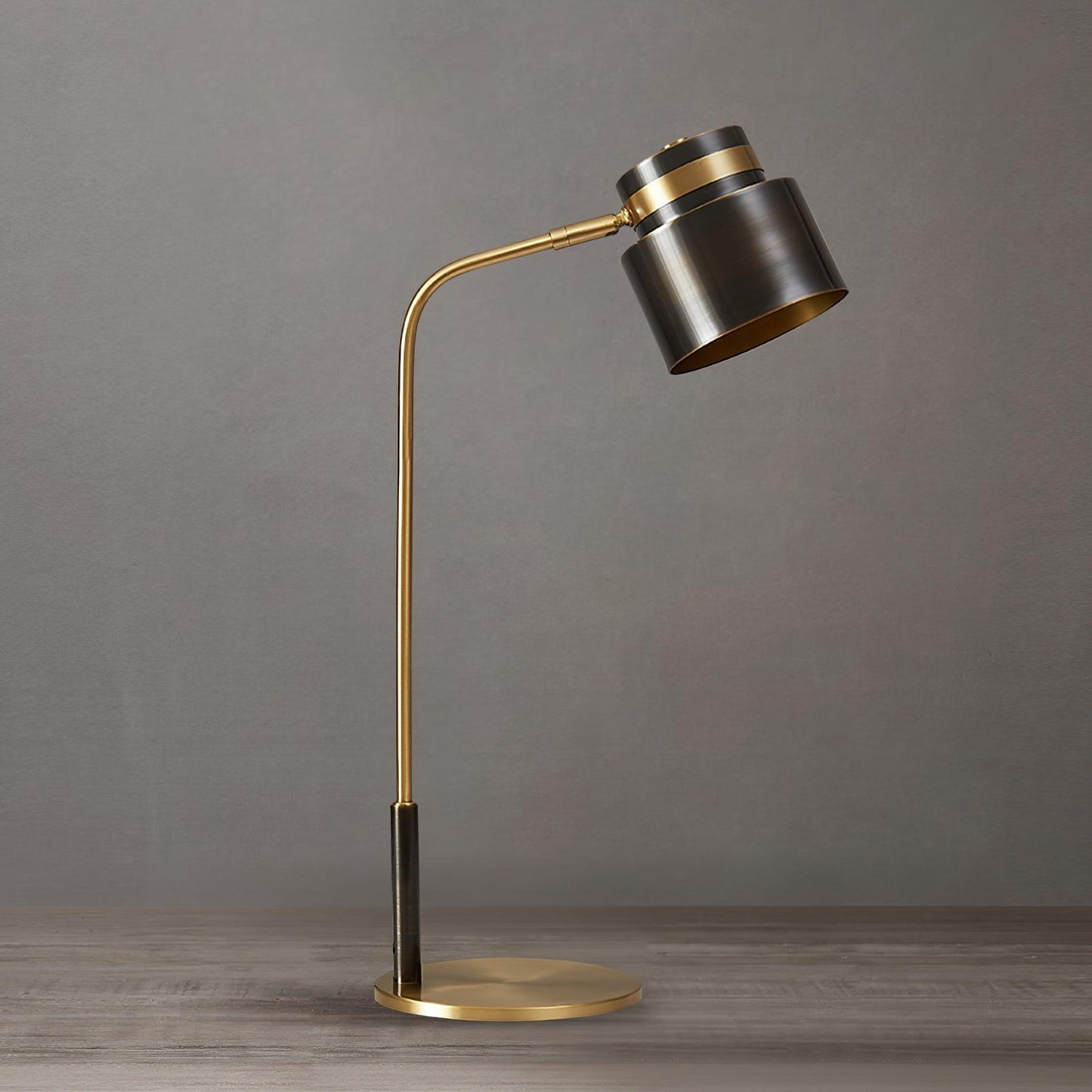 Ari Table Lamp | Brass & Black Metal | LED/Edison Bulb