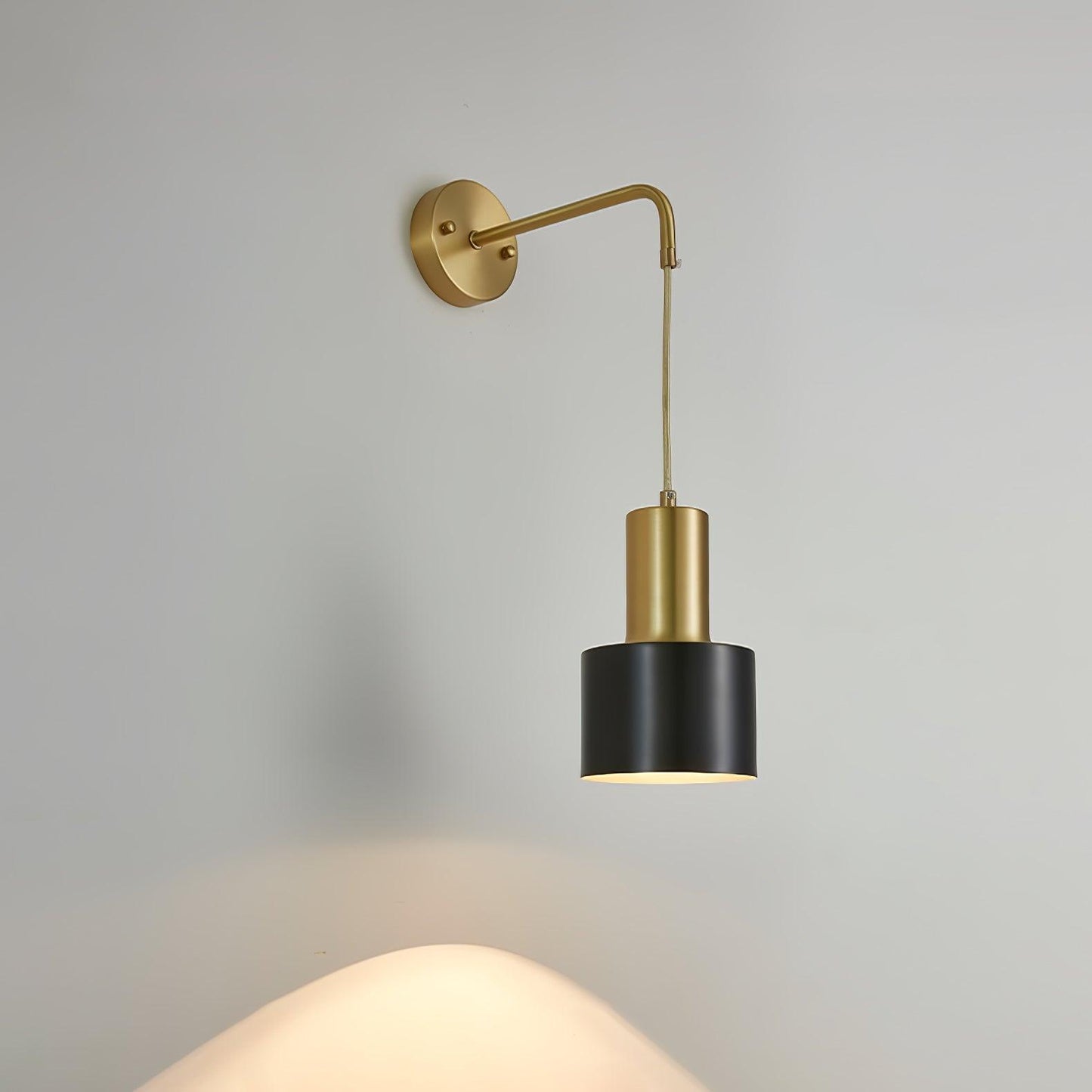 Arne Wall Light | Metal & Brass | Gold & Black