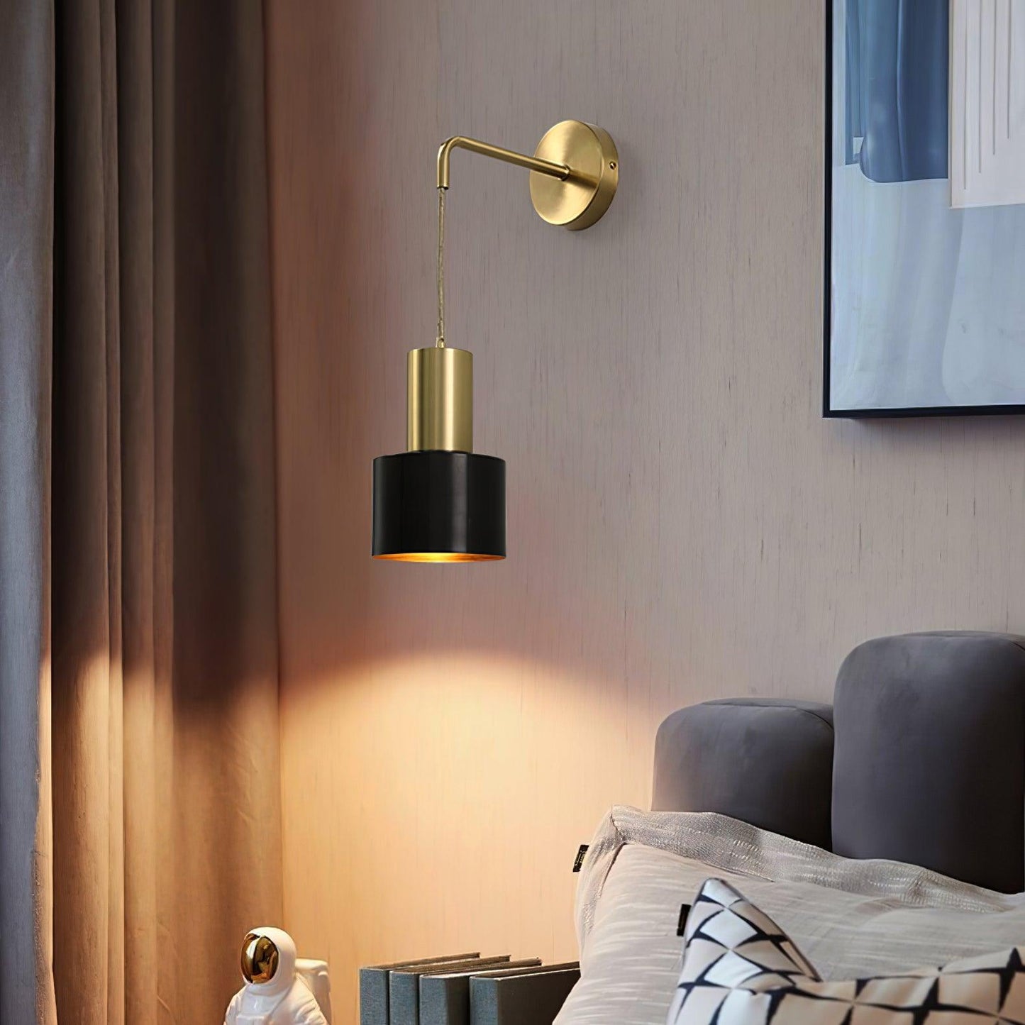 Arne Wall Light | Metal & Brass | Gold & Black