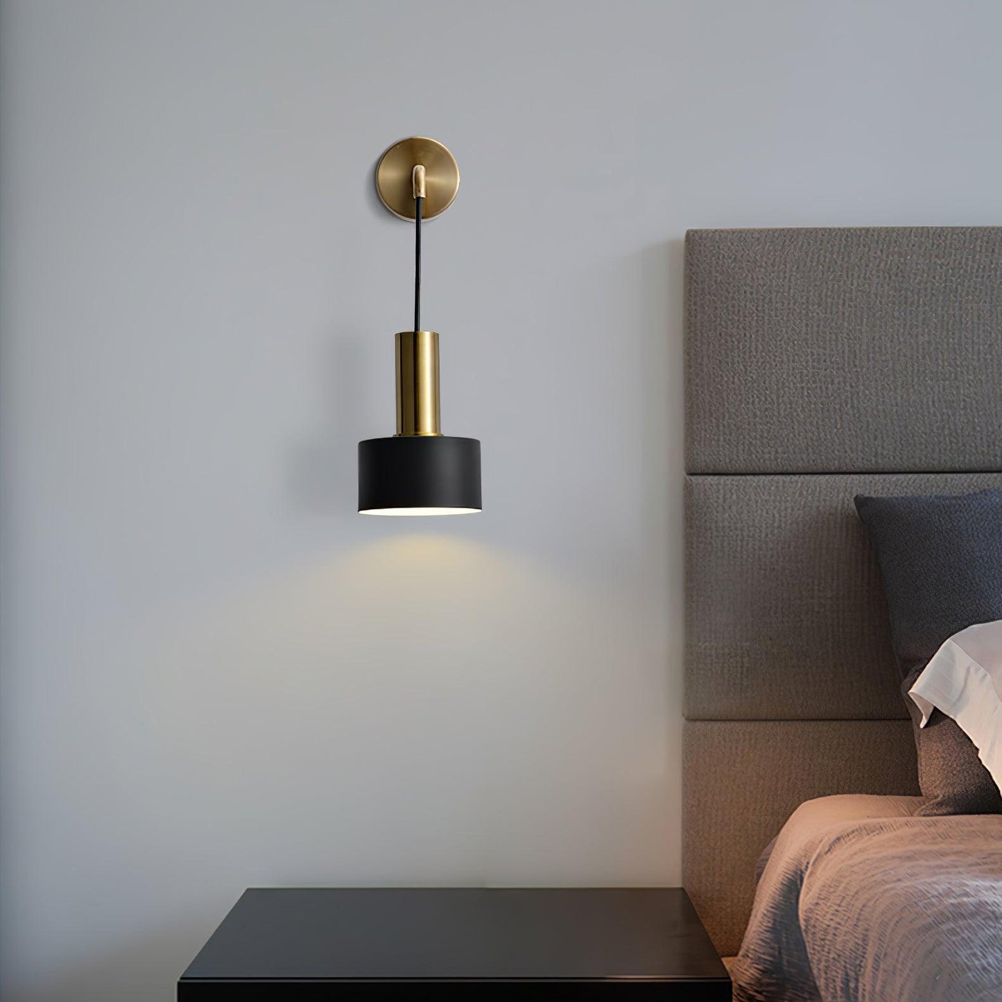 Arne Wall Light | Metal & Brass | Gold & Black
