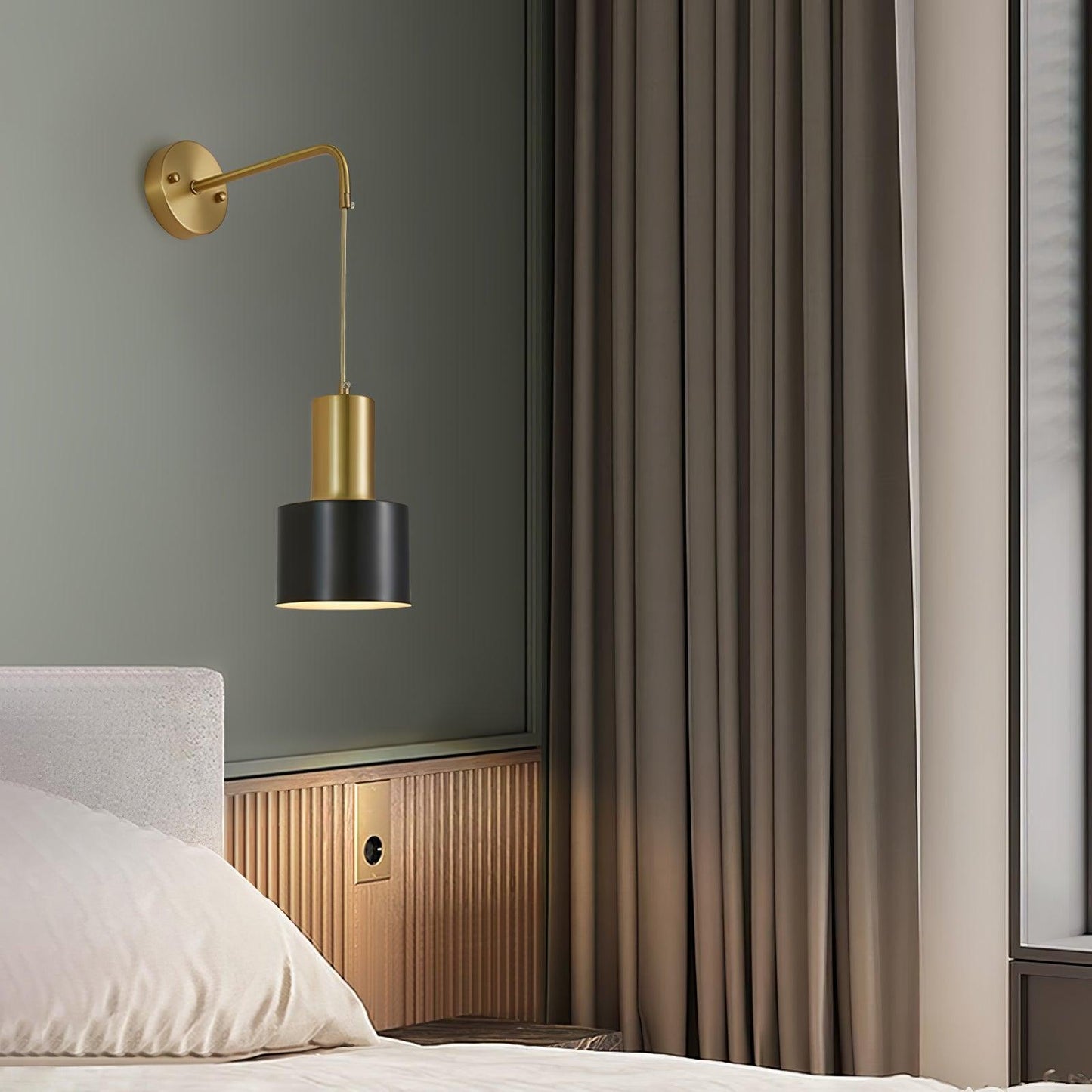 Arne Wall Light | Metal & Brass | Gold & Black