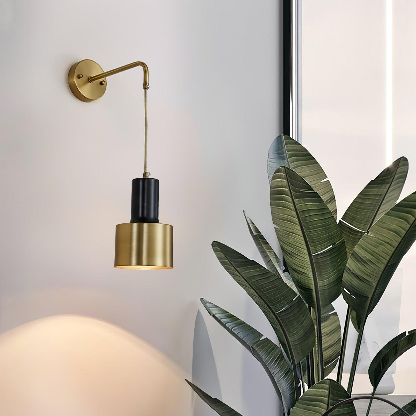 Arne Wall Light | Metal & Brass | Gold & Black