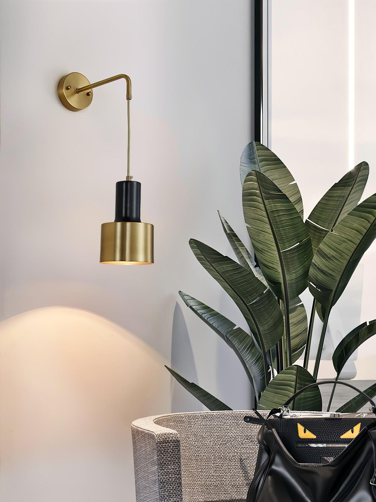 Arne Wall Light | Metal & Brass | Gold & Black
