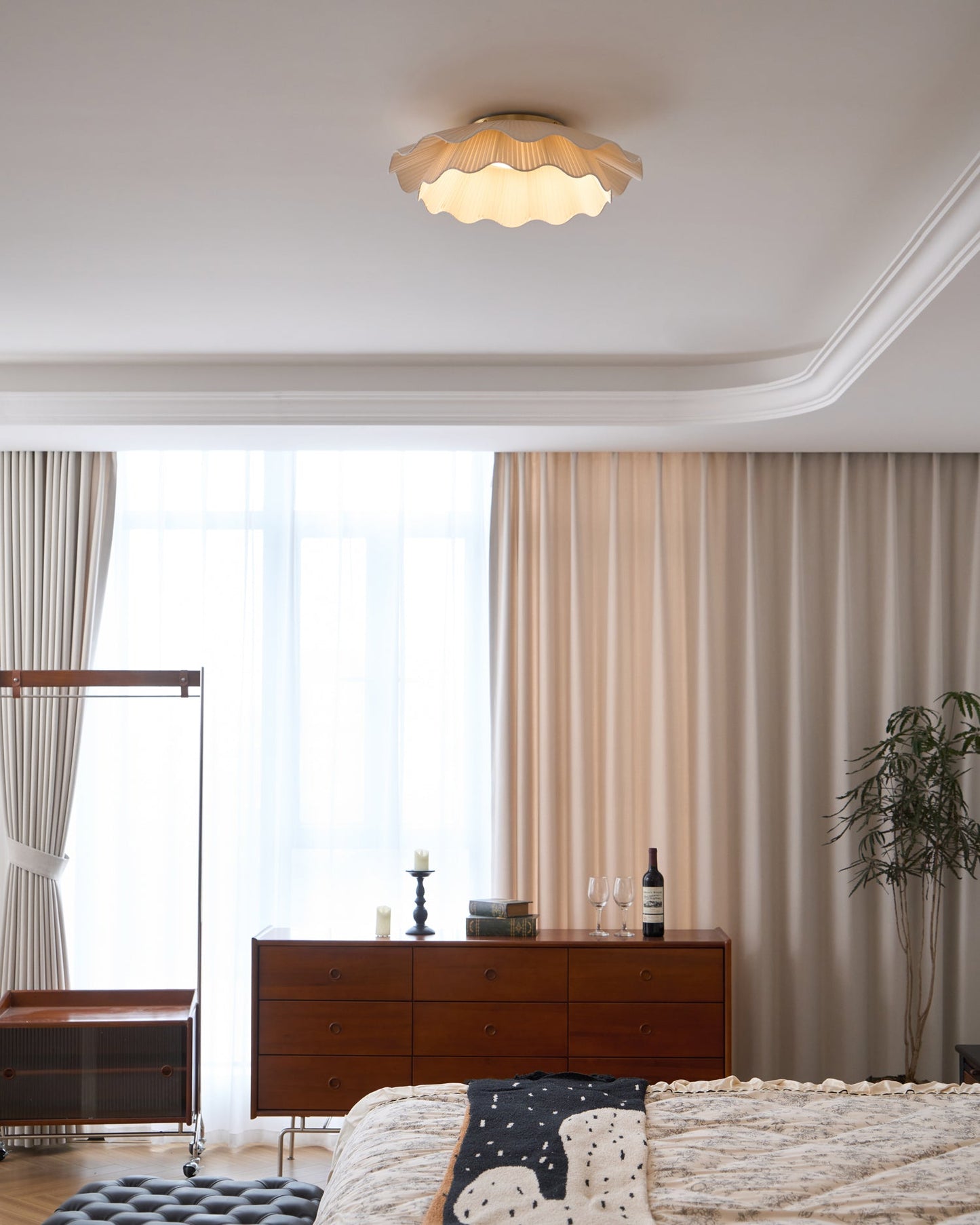 Arwen Fabric Wave Ceiling Lamp | Brass & Fabric | Beige
