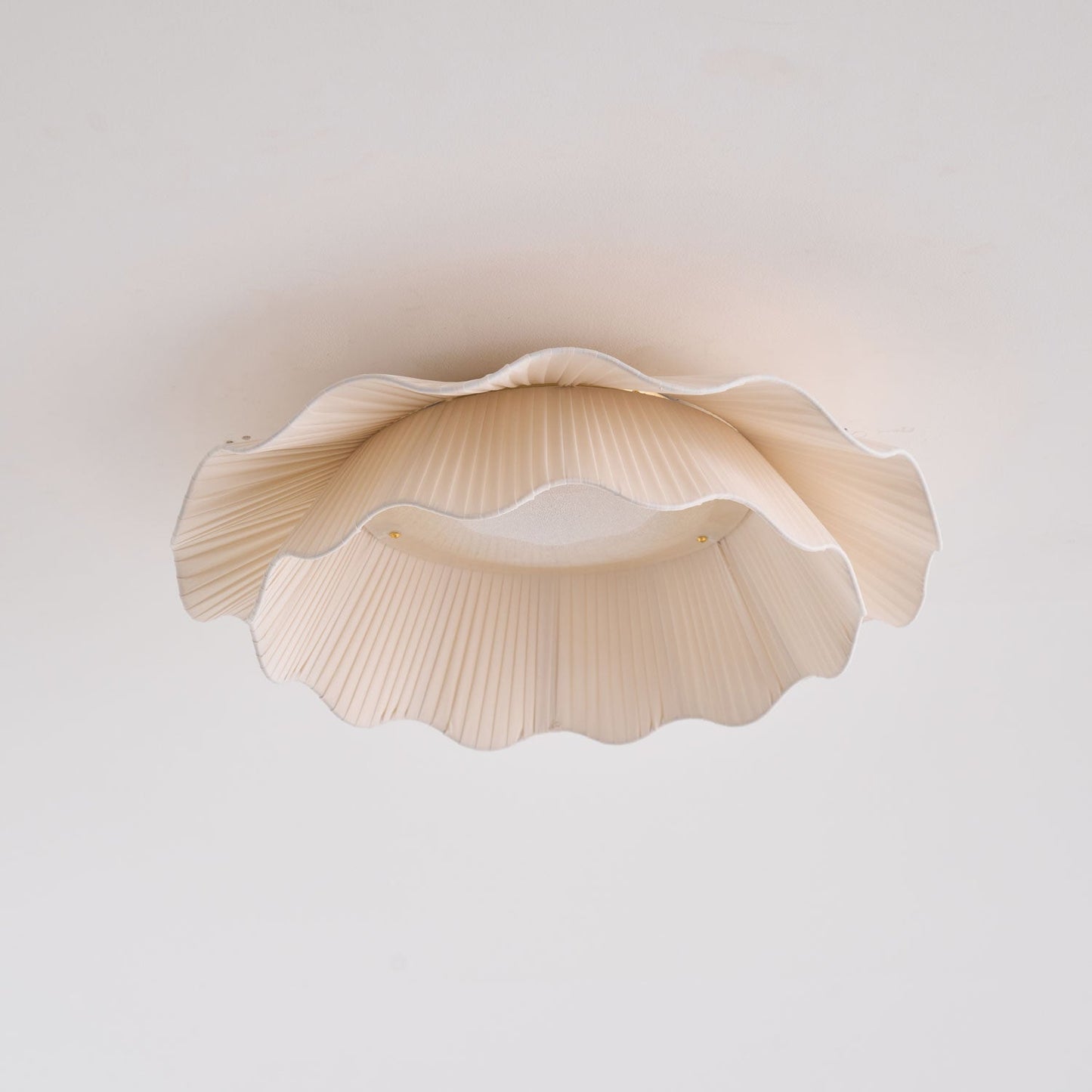 Arwen Fabric Wave Ceiling Lamp | Brass & Fabric | Beige