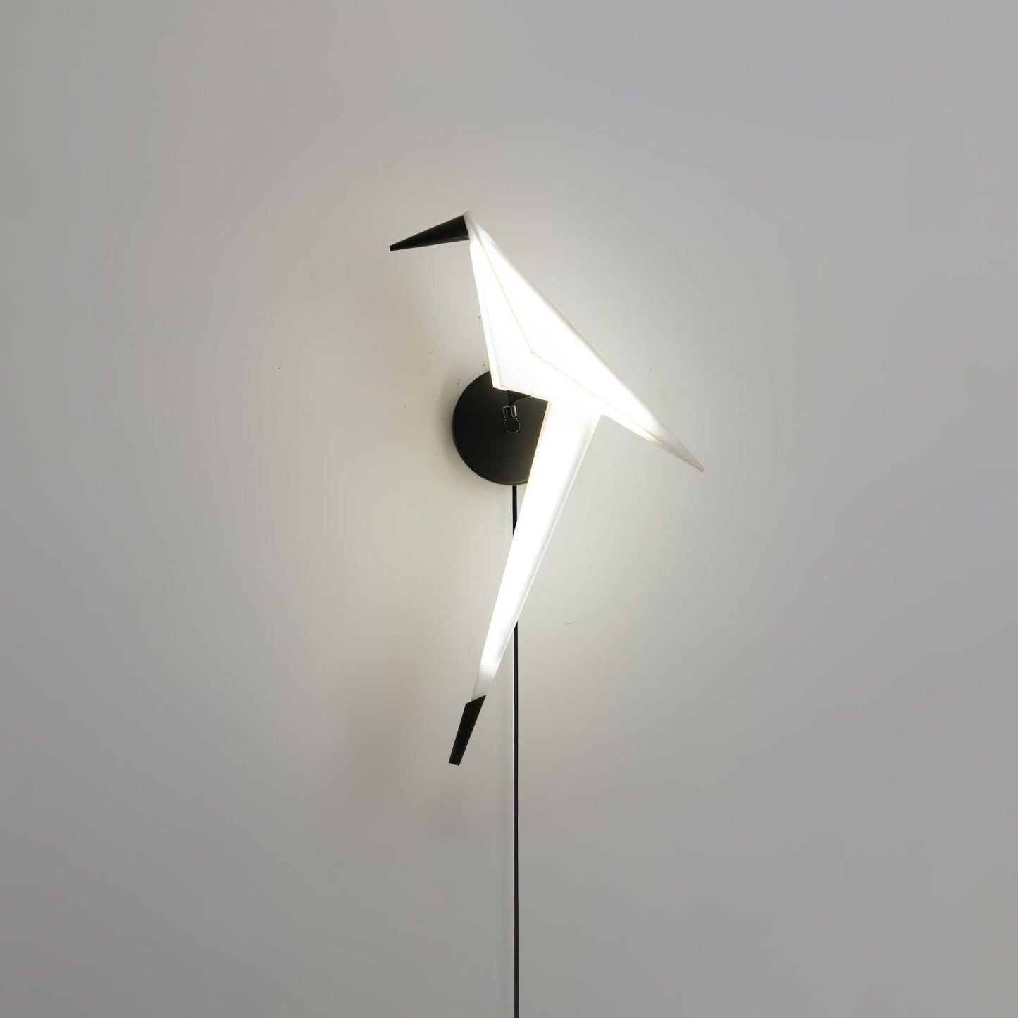 Avian Serenity Wall Lamp | Bird-Inspired Design | Gold Finish