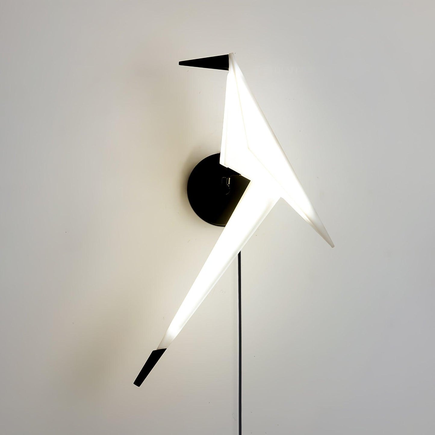 Avian Serenity Wall Lamp | Bird-Inspired Design | Gold Finish