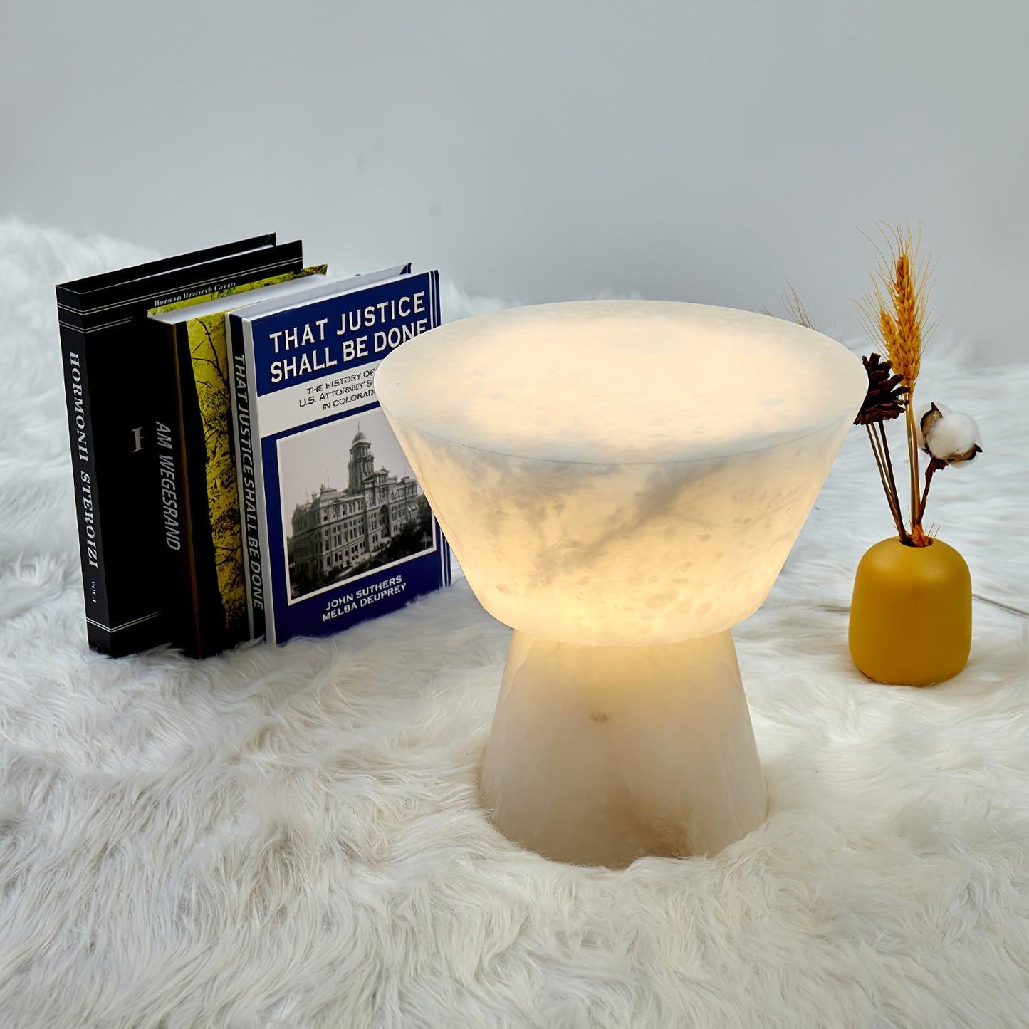 Beta Marble Table Lamp | Brass & Marble | White