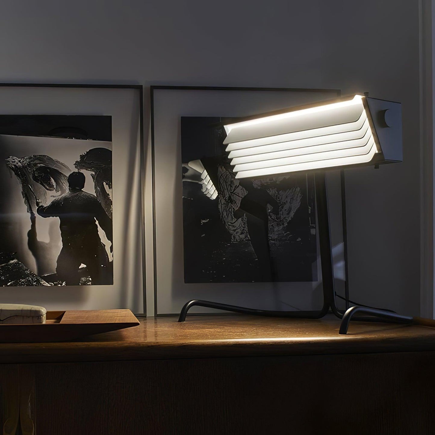 Xalor Table Lamp | Metal | Black and White