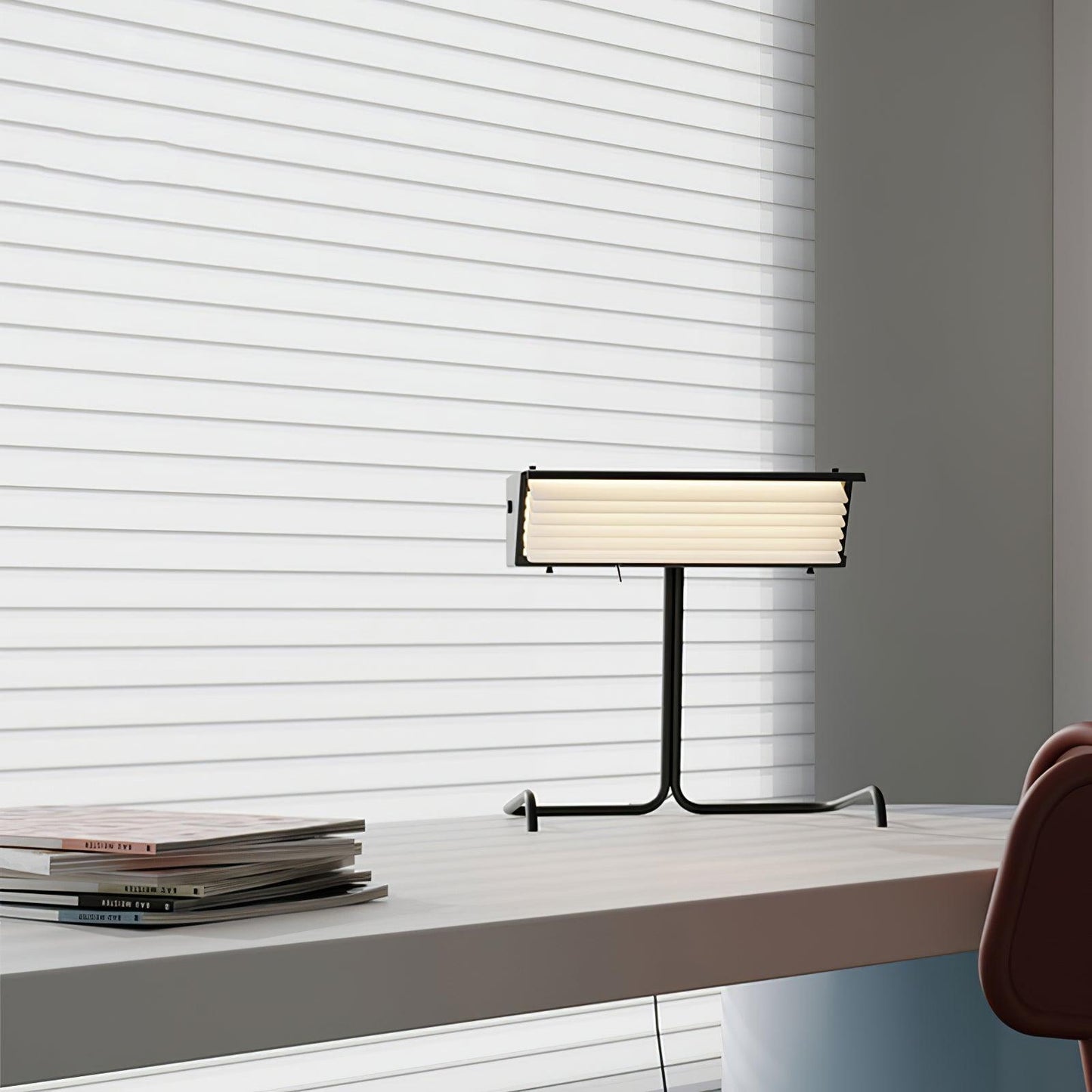 Xalor Table Lamp | Metal | Black and White