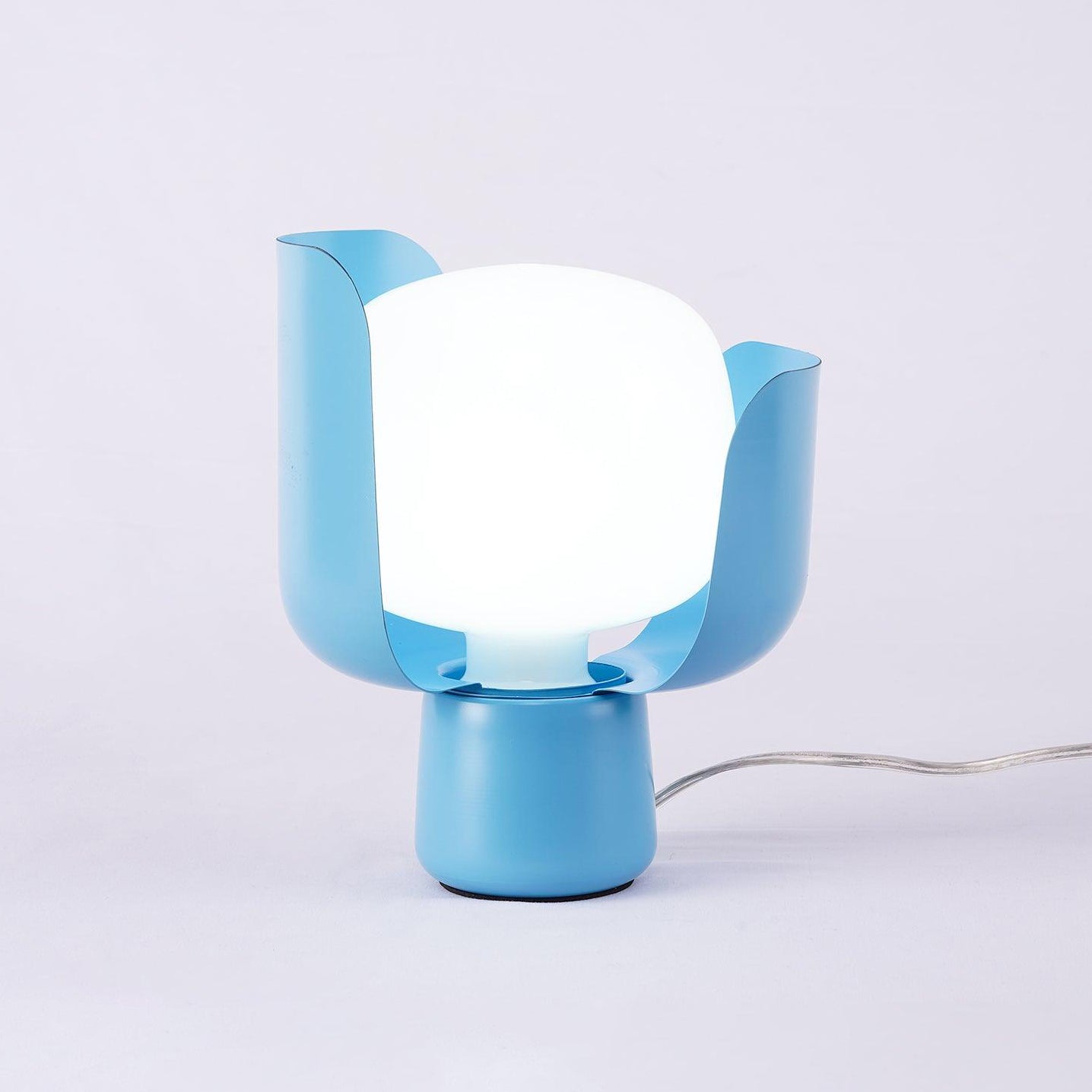 Petals Glass Table Lamp | Adjustable Light Intensity | Multiple Colors