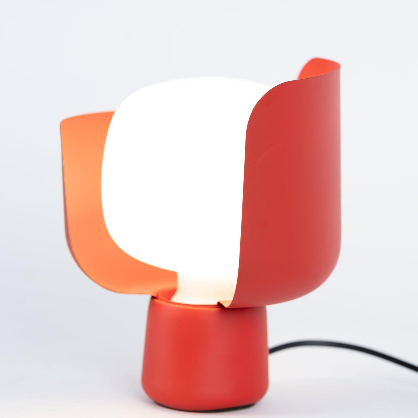 Petals Glass Table Lamp | Adjustable Light Intensity | Multiple Colors