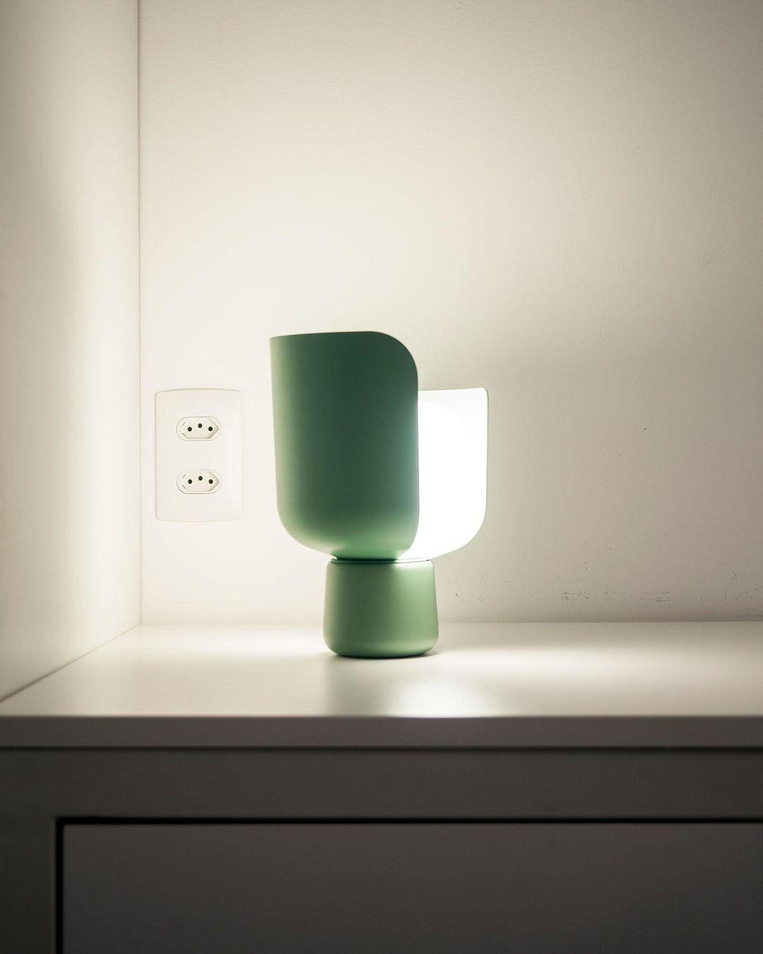 Petals Glass Table Lamp | Adjustable Light Intensity | Multiple Colors