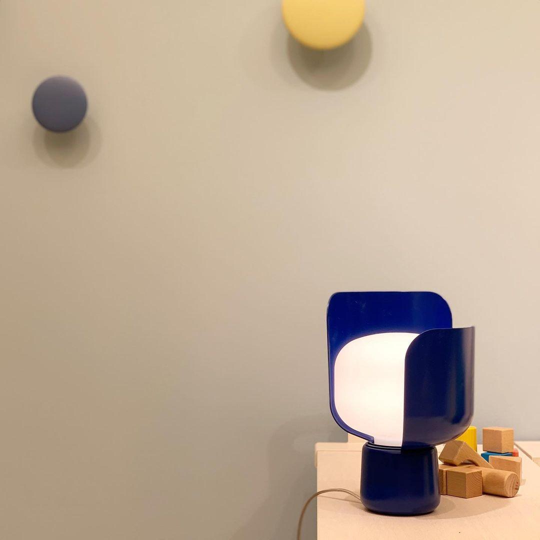 Petals Glass Table Lamp | Adjustable Light Intensity | Multiple Colors