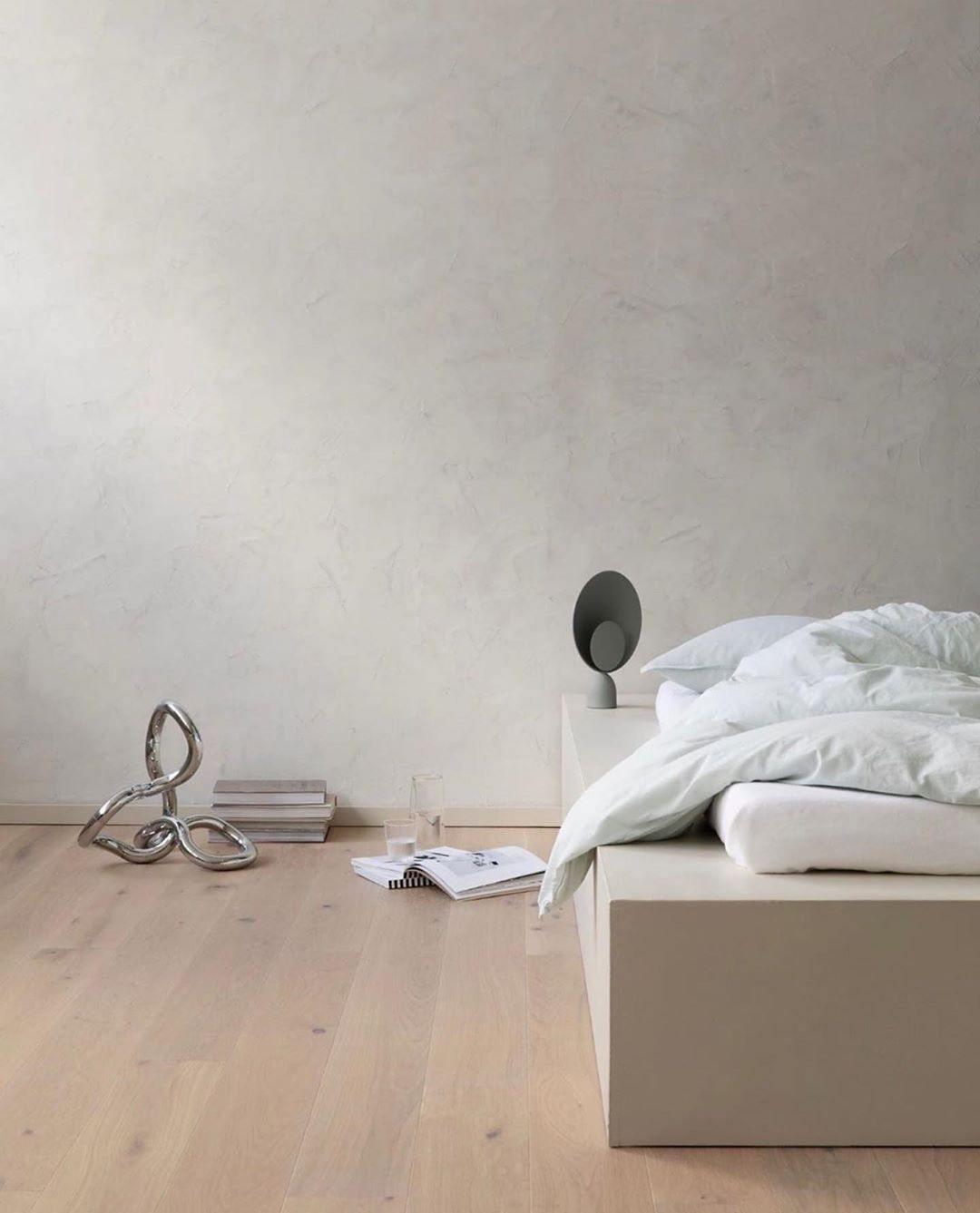 Table Lamp | Aluminum & LED | Gray and Pink