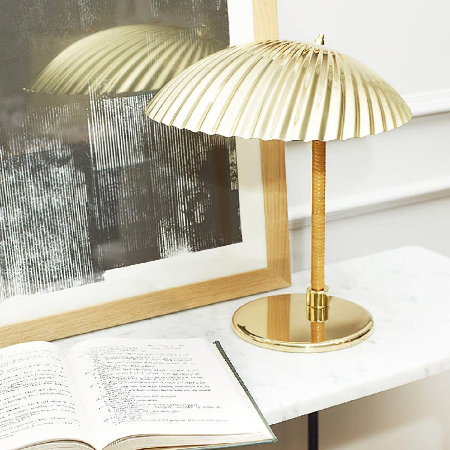 Brass Shell Table Lamp | Brass | Silver