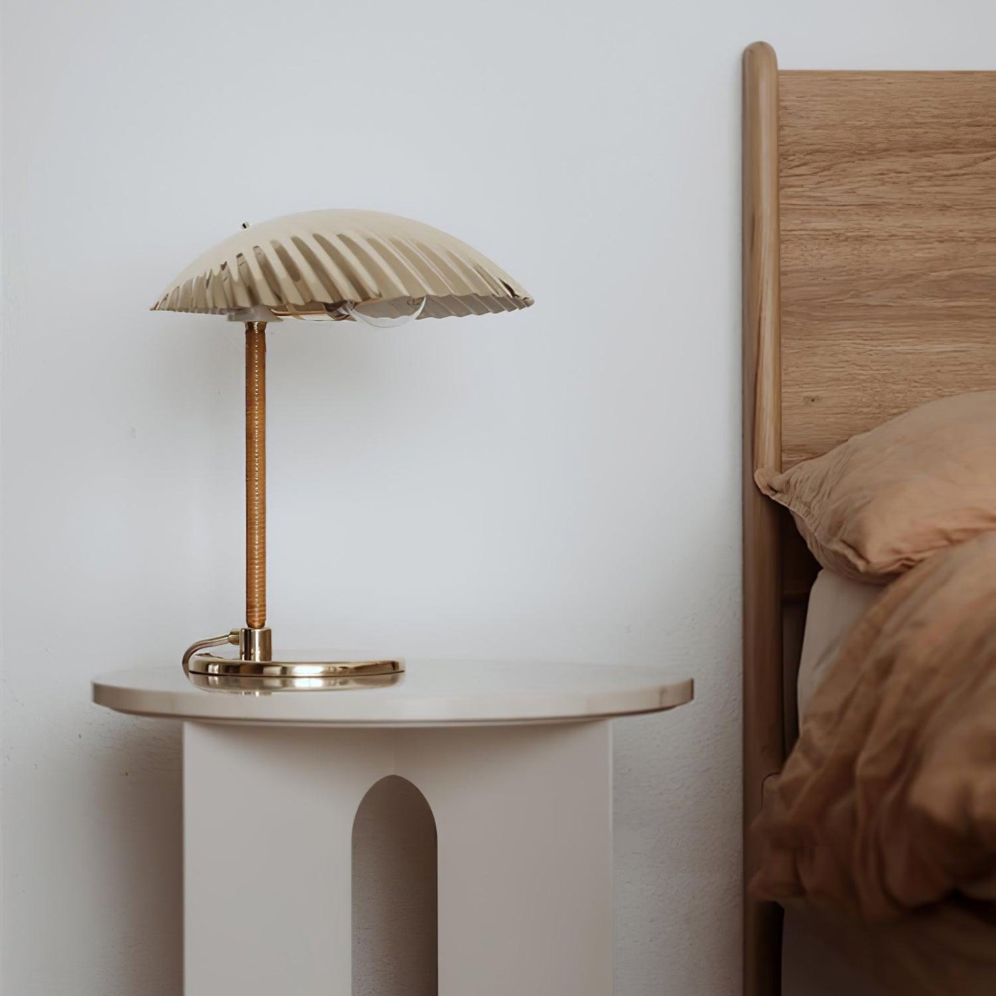 Brass Shell Table Lamp | Brass | Silver