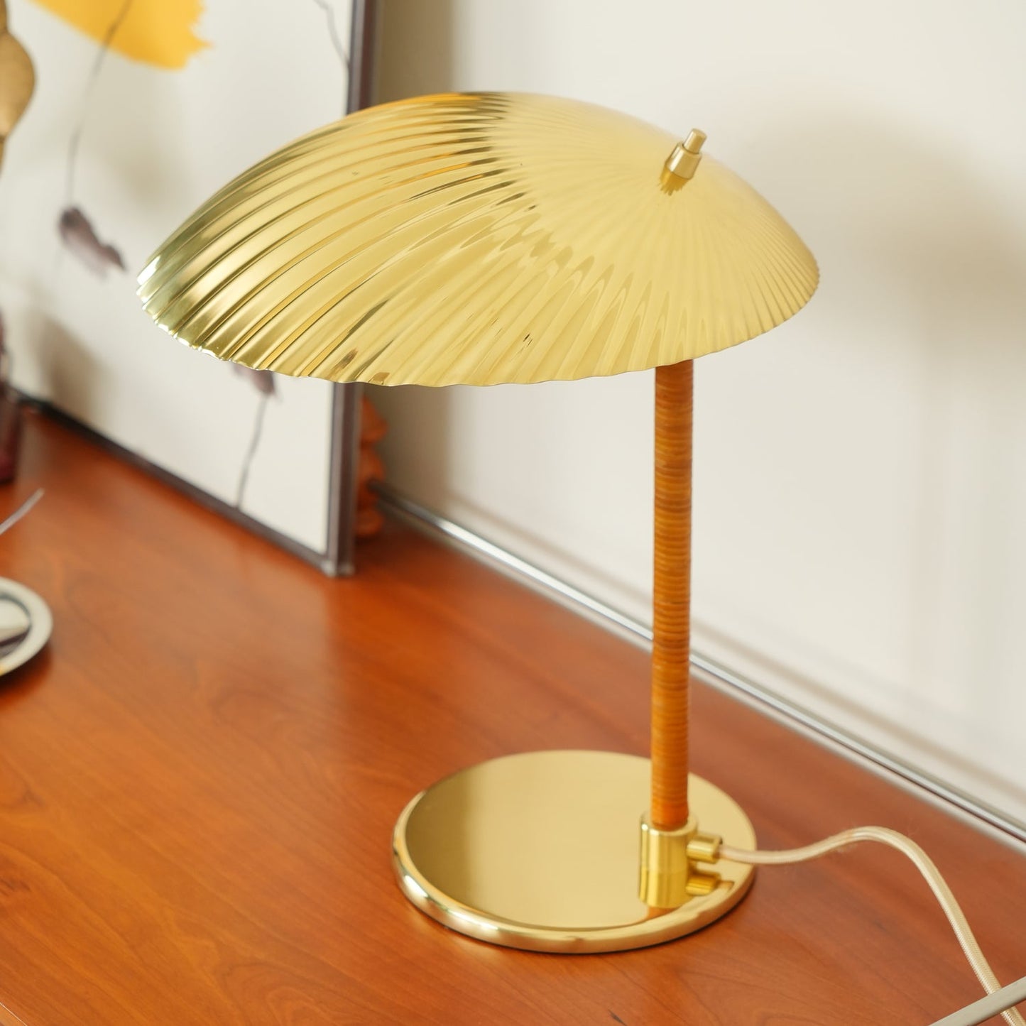 Brass Shell Table Lamp | Brass | Silver