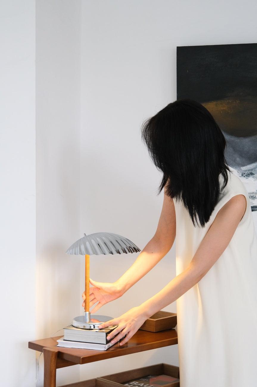 Brass Shell Table Lamp | Brass | Silver