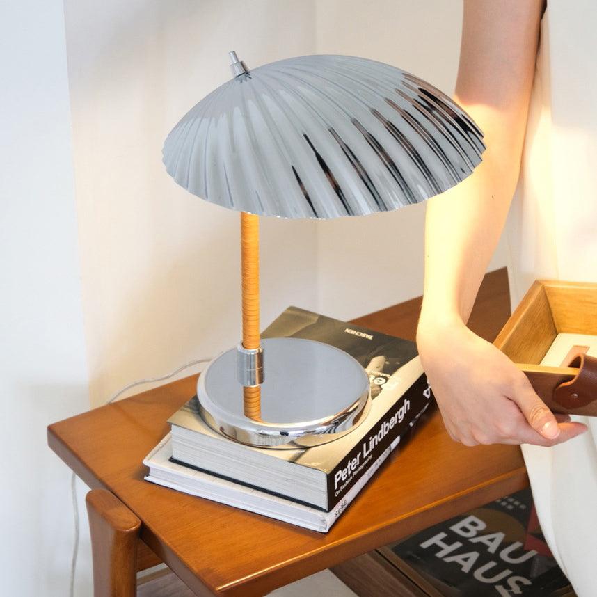 Brass Shell Table Lamp | Brass | Silver