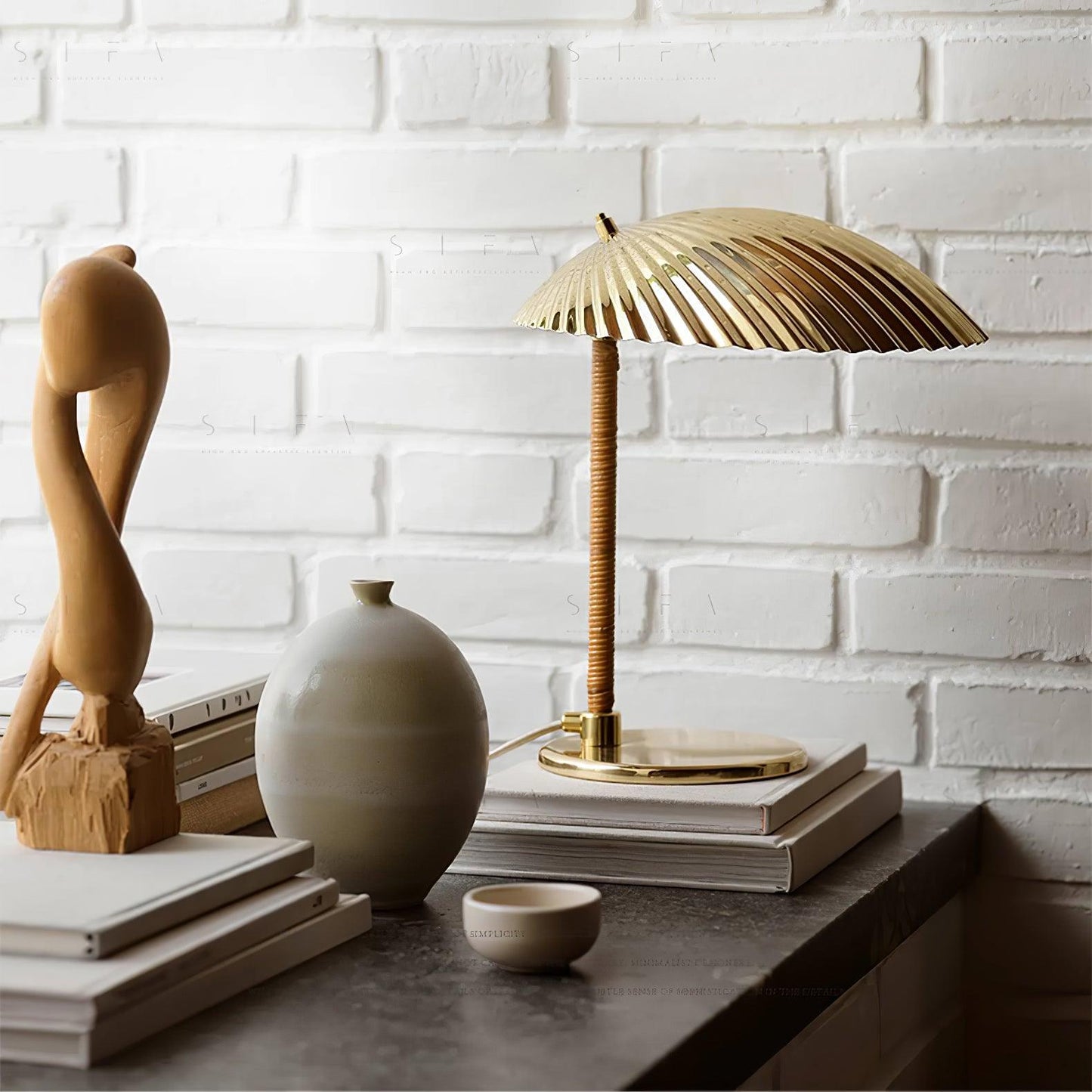 Brass Shell Table Lamp | Brass | Silver